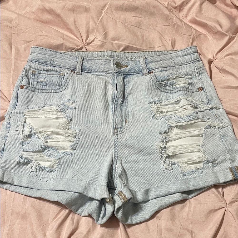 American Eagle Outfitters Mom Short Light Wash Distressed Denim Shorts Size 10